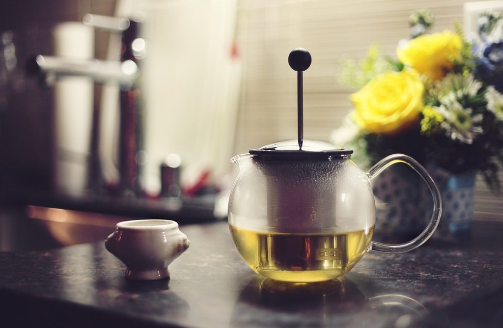 コレステロールを下げるにはお茶が効果的な理由とはの画像
